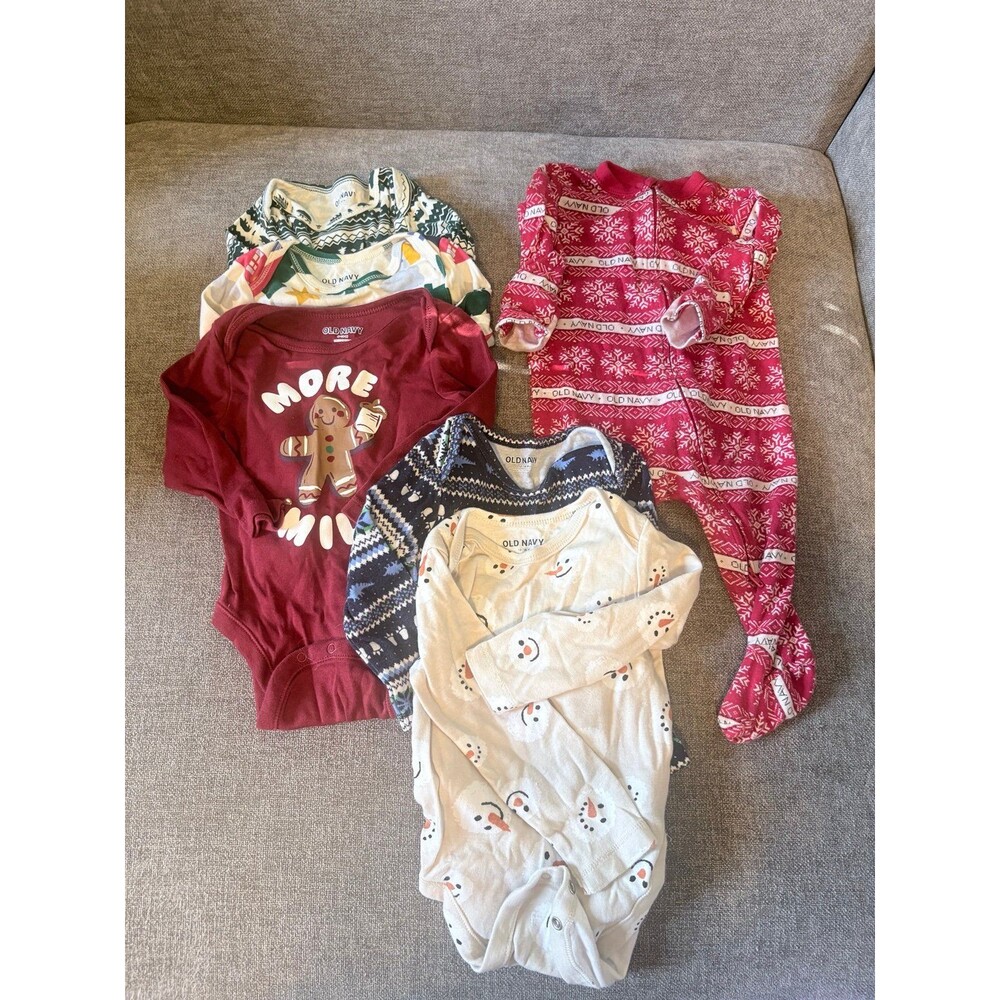 Old Navy Baby Christmas Holiday Print bodysuit and sleeper Bundle Size 6-12M